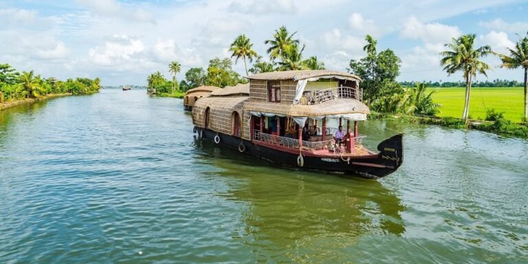 Tourist-Attractions-In-Alappuzha-1000x500